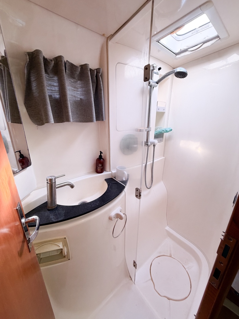 MYSTIQUE 40ft Leopard Yacht For Sale
