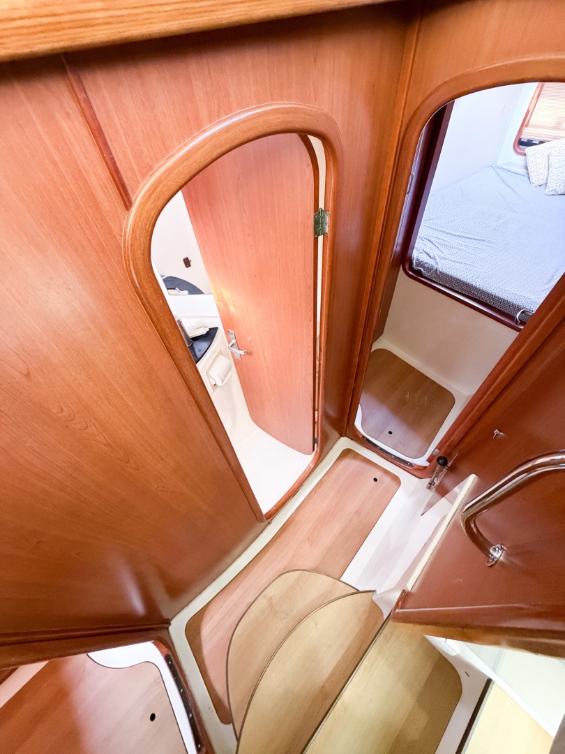 MYSTIQUE 40ft Leopard Yacht For Sale