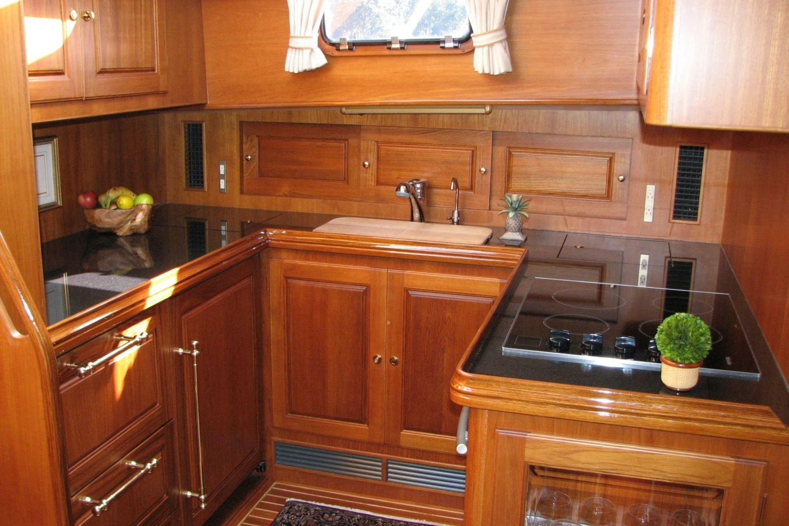 Alden 52 Salon Express Yacht For Sale