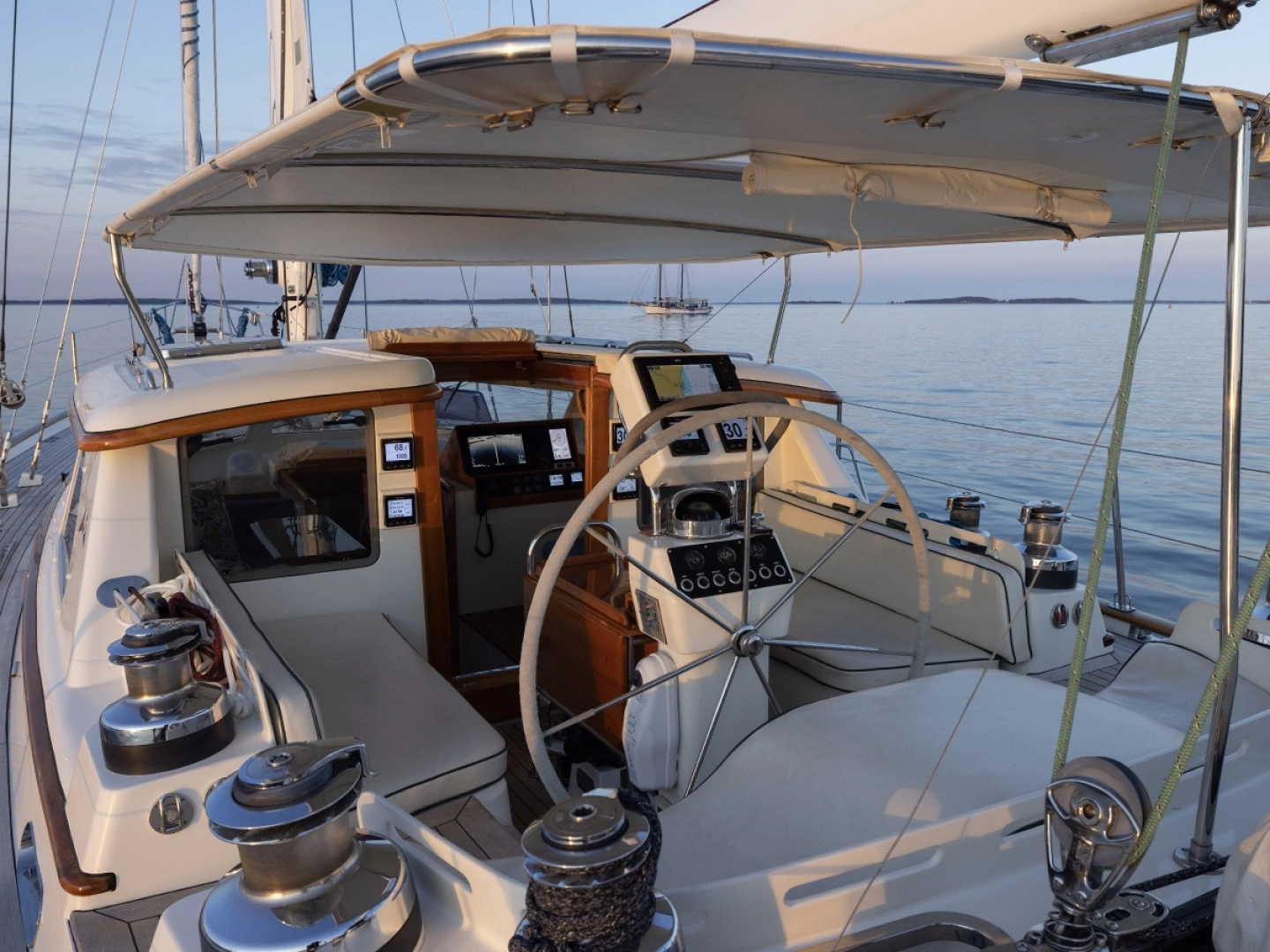 Lyman-Morse Fontaine Custom 63 Pilothouse Sloop Yacht For Sale