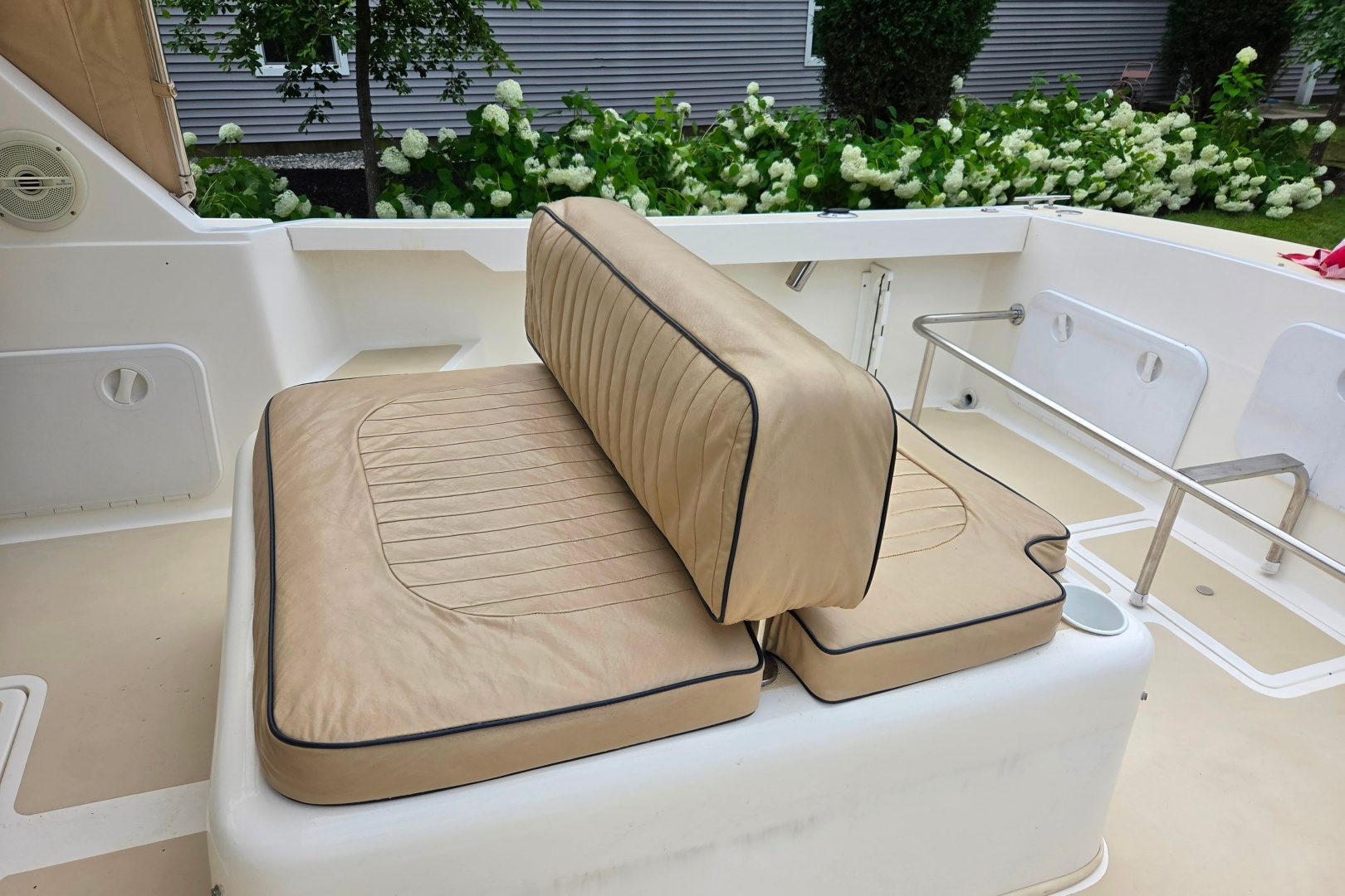 2004 Hunt Yachts Surfhunter 25