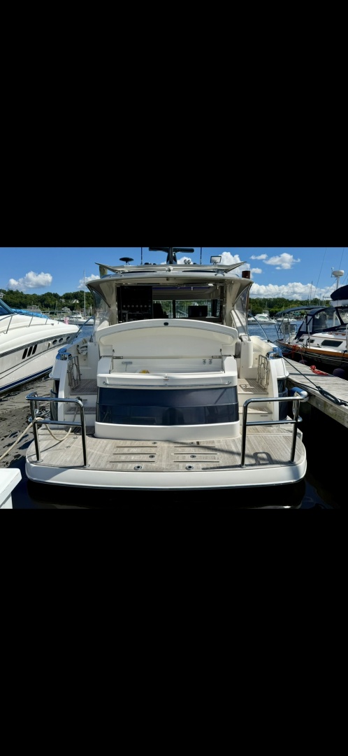 2020 Riviera 4800 Sport Yacht
