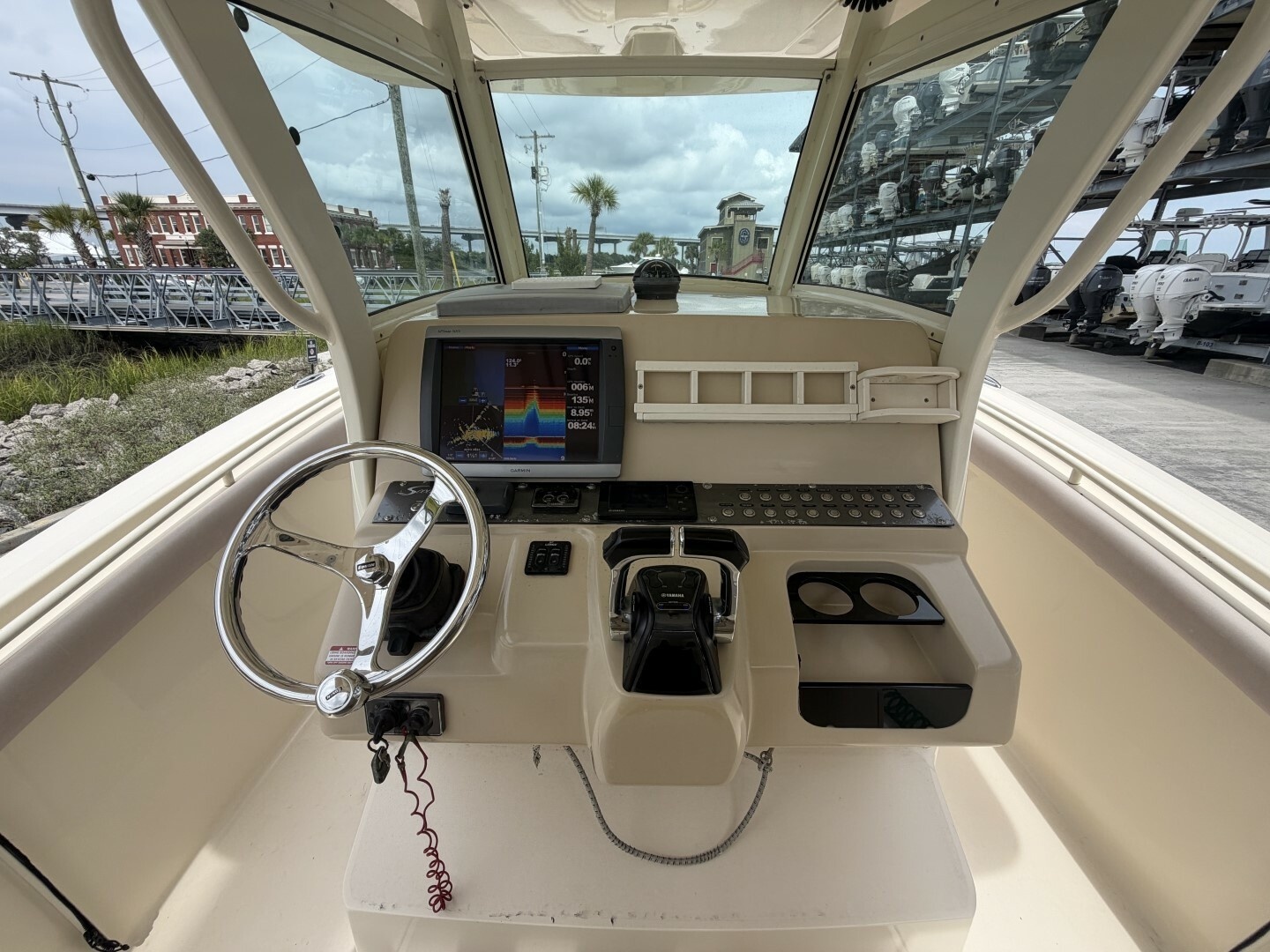 2014 Scout 320 LXF