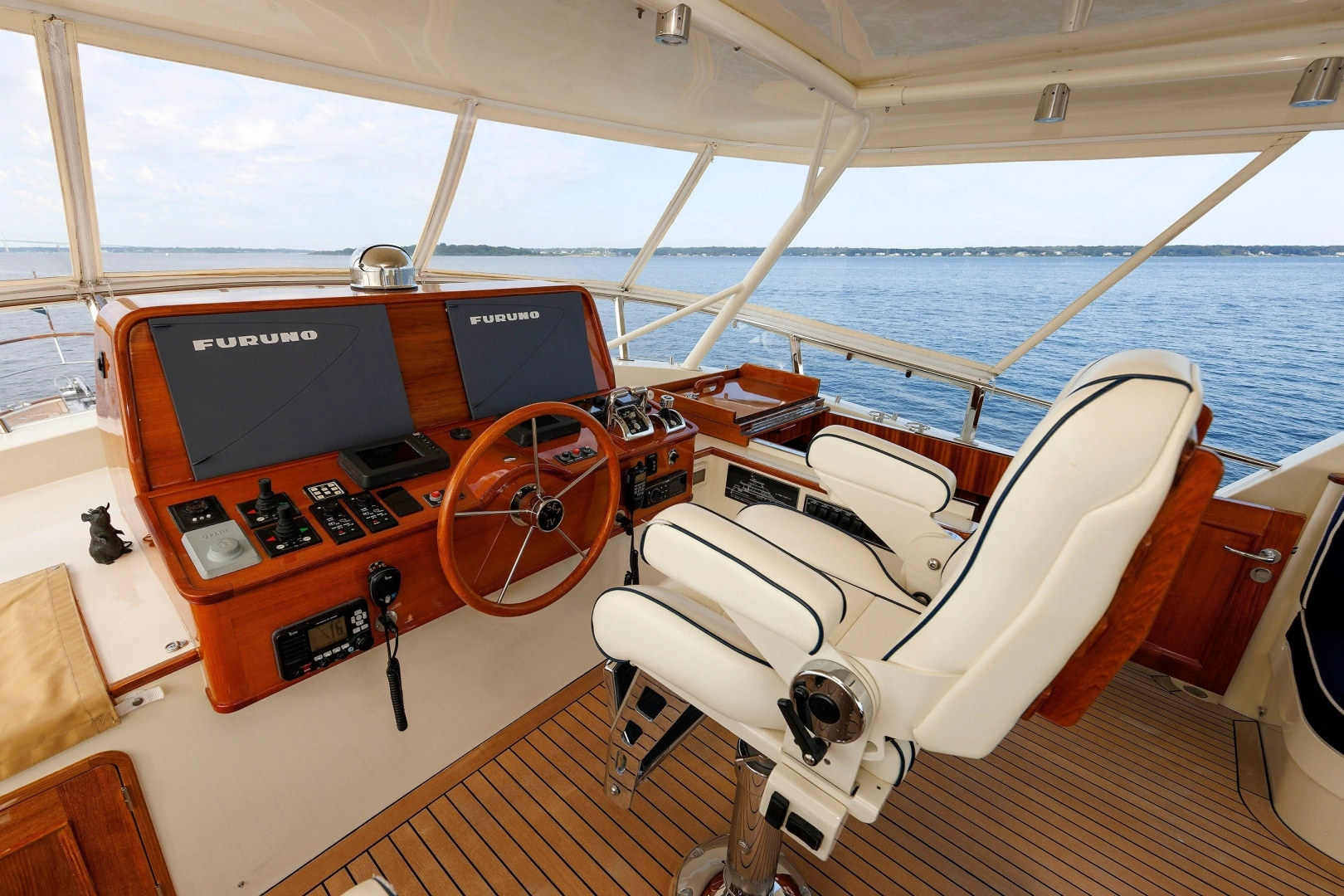 Hunt Yachts 72 Flybridge Yacht For Sale