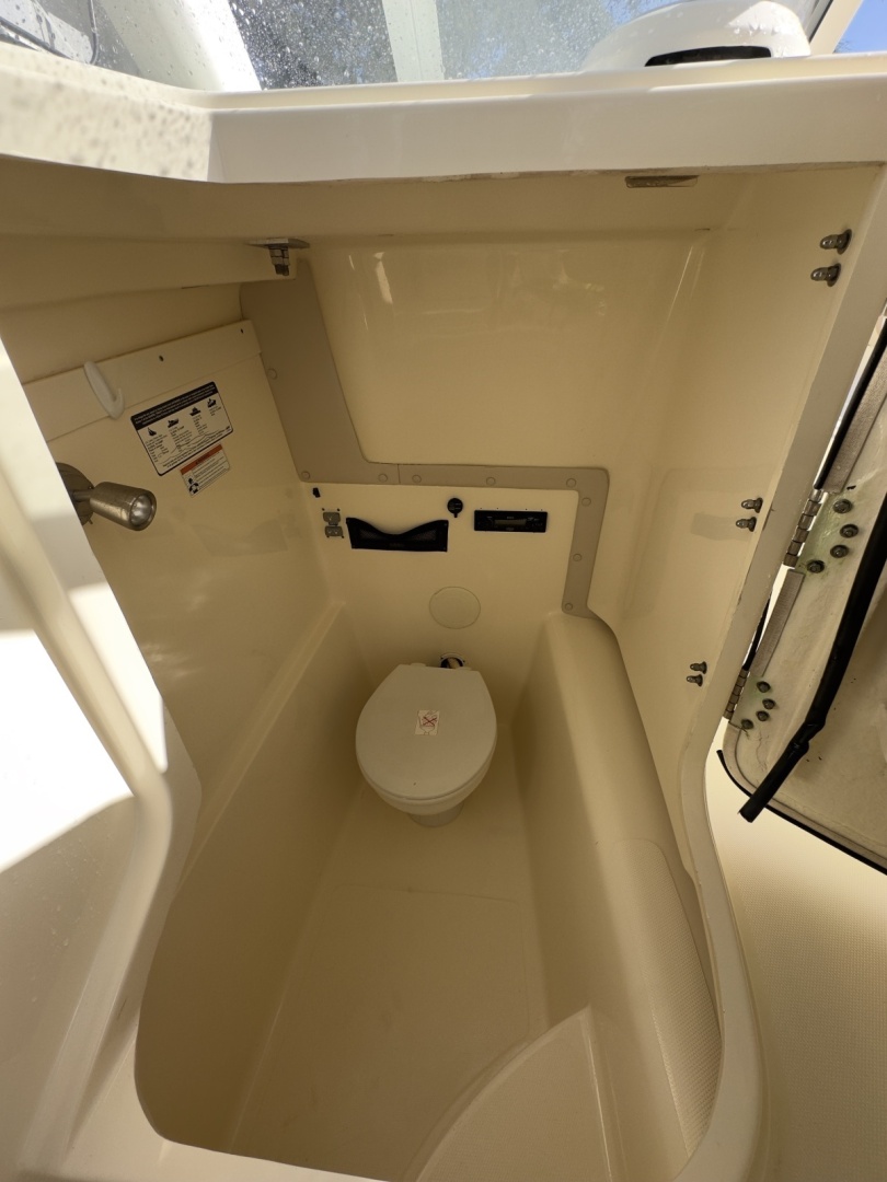 2013 World Cat 255 DC
