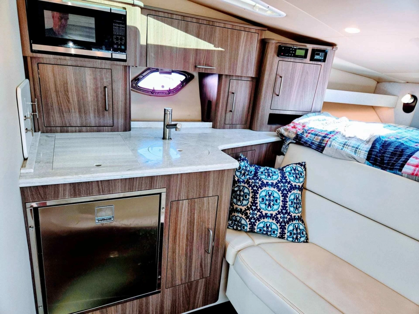 Regal 35 Sport Coupe Yacht For Sale