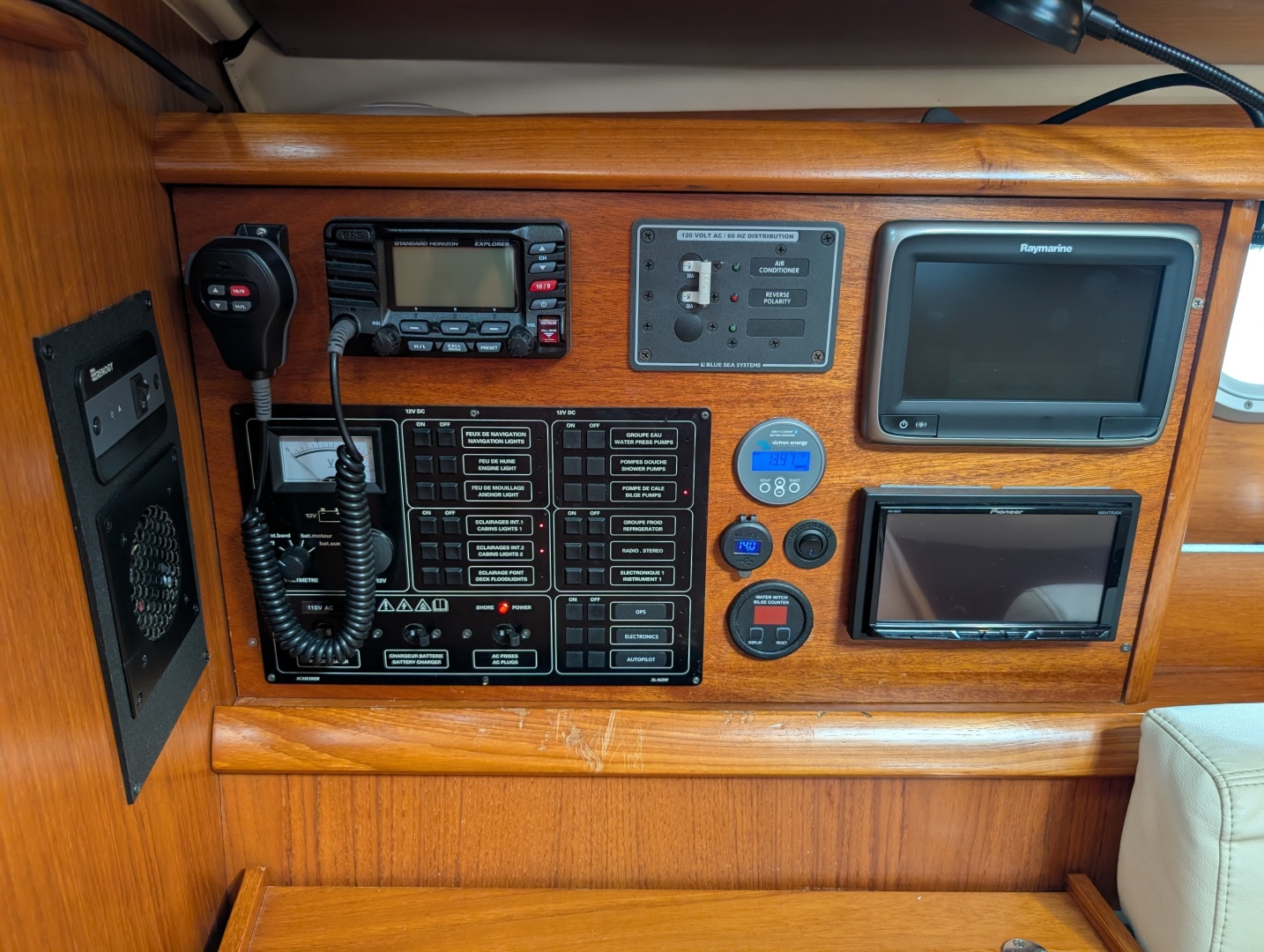 Slip Stream  35ft Jeanneau Yacht For Sale