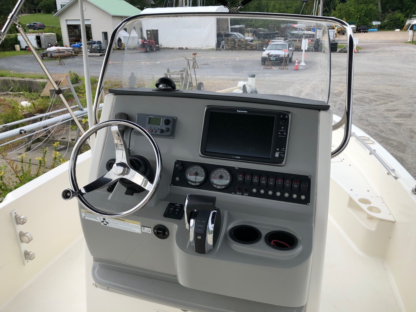 2015 Boston Whaler 210 Dauntless