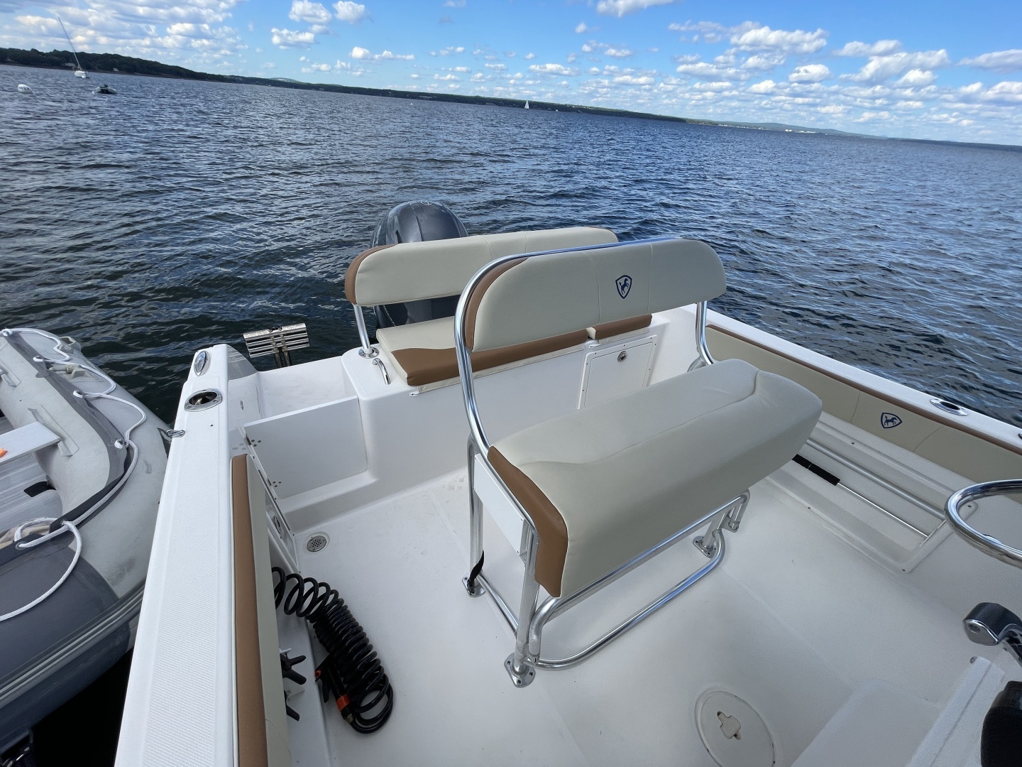 2020 Century 2200 Center Console