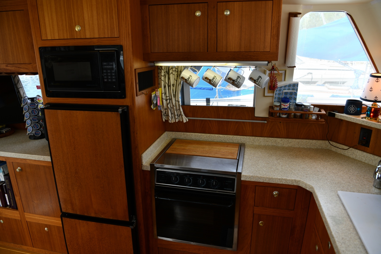 2001 Mainship 390