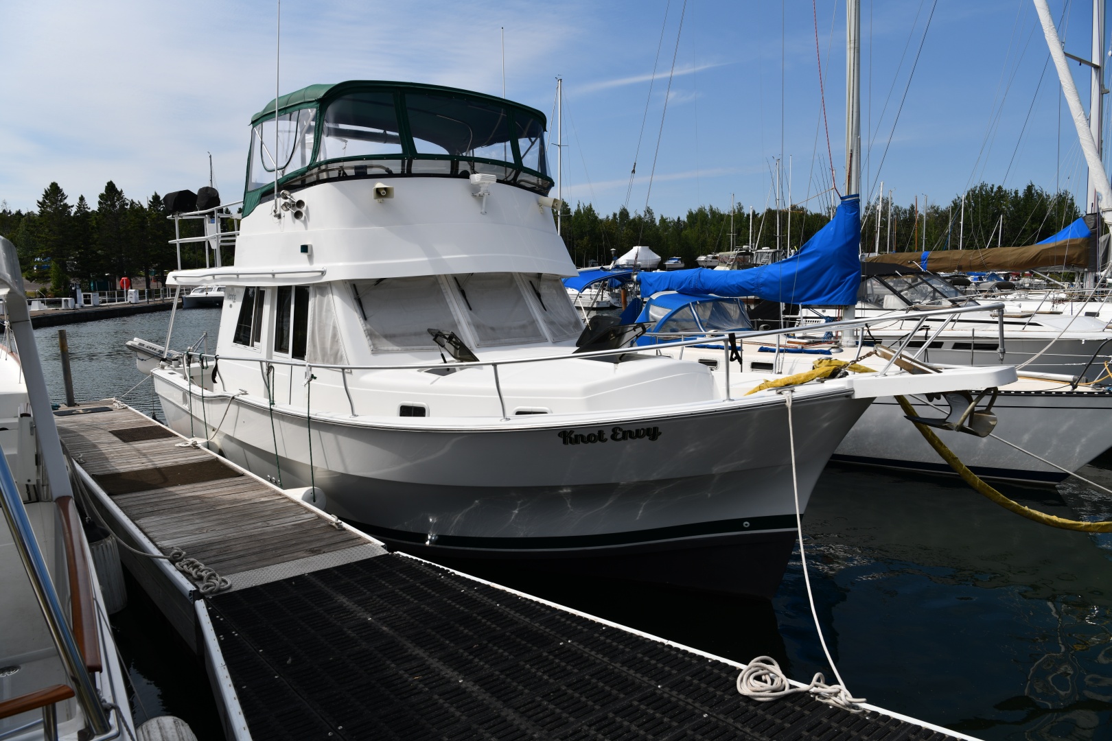 2001 Mainship 390