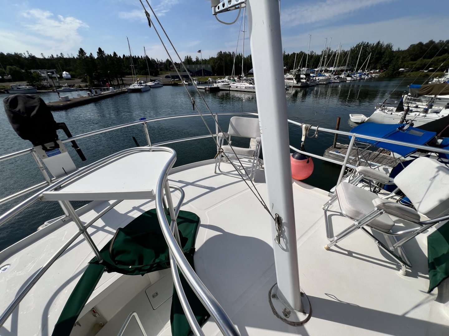 2001 Mainship 390
