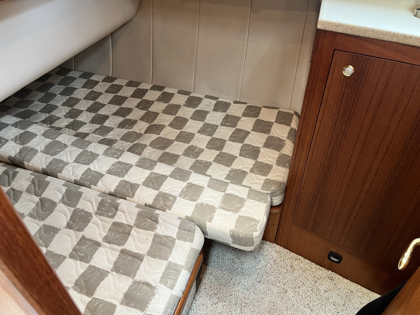 2001 Mainship 390