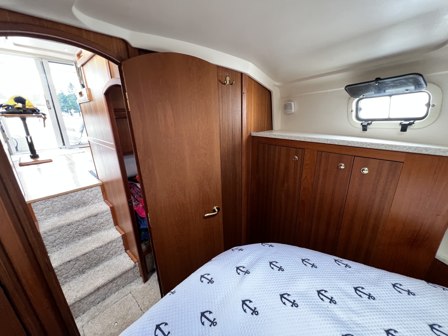 2001 Mainship 390