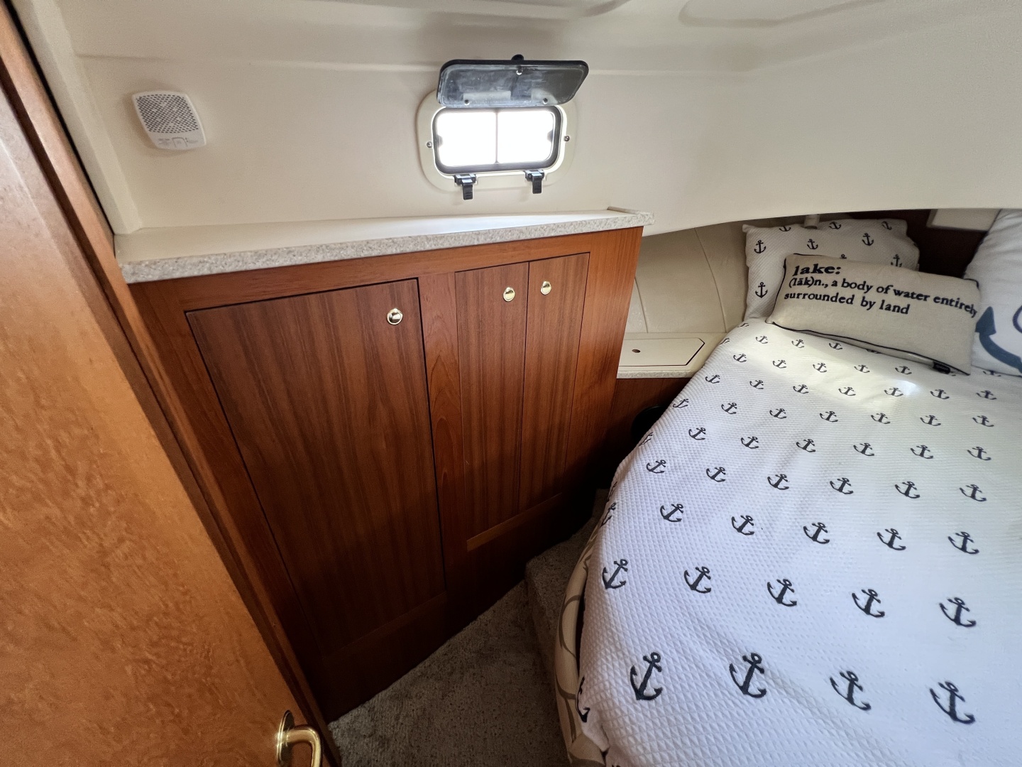 2001 Mainship 390