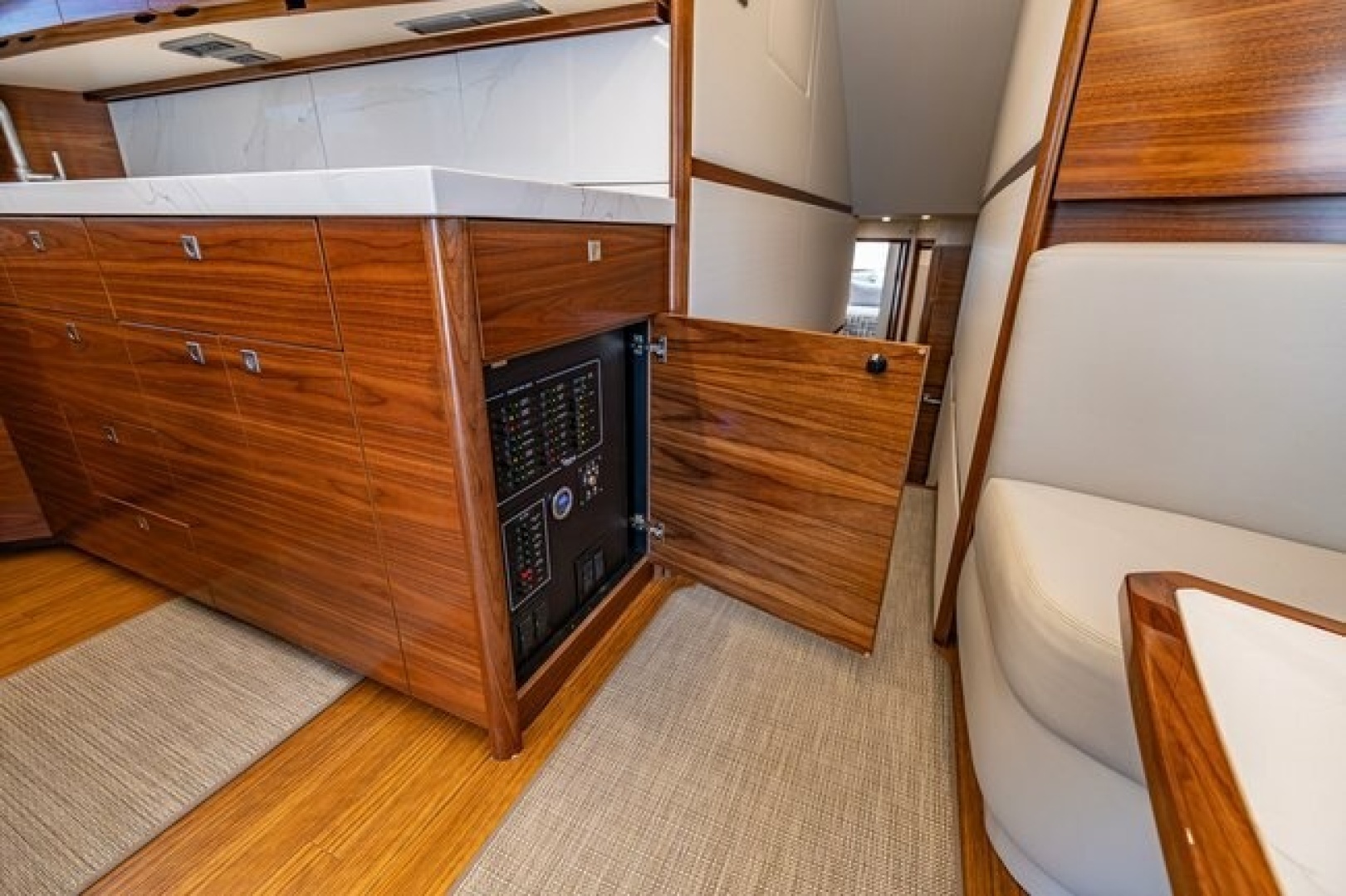 2025 Viking 58 Convertible