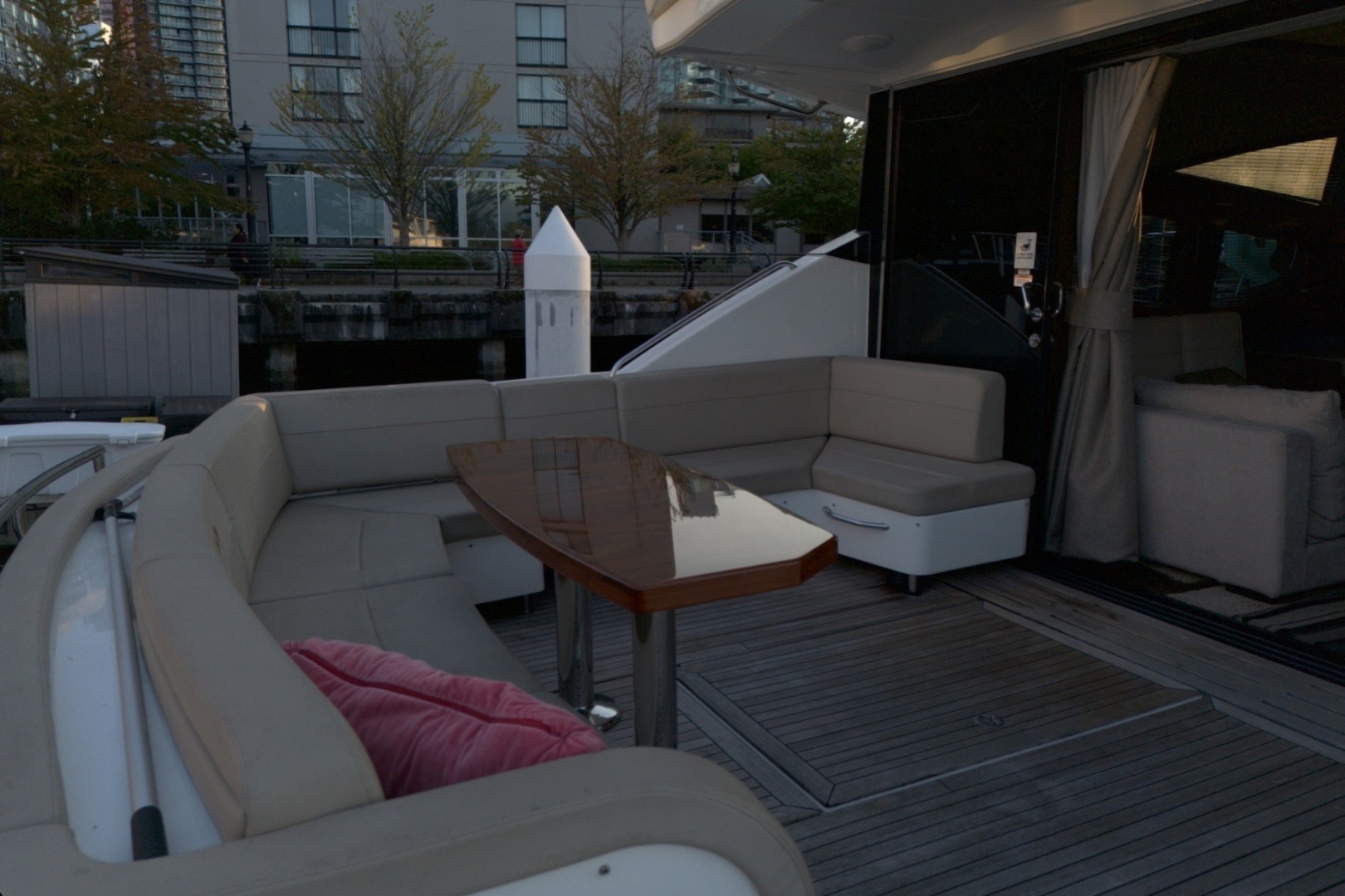 2015 Sea Ray L650