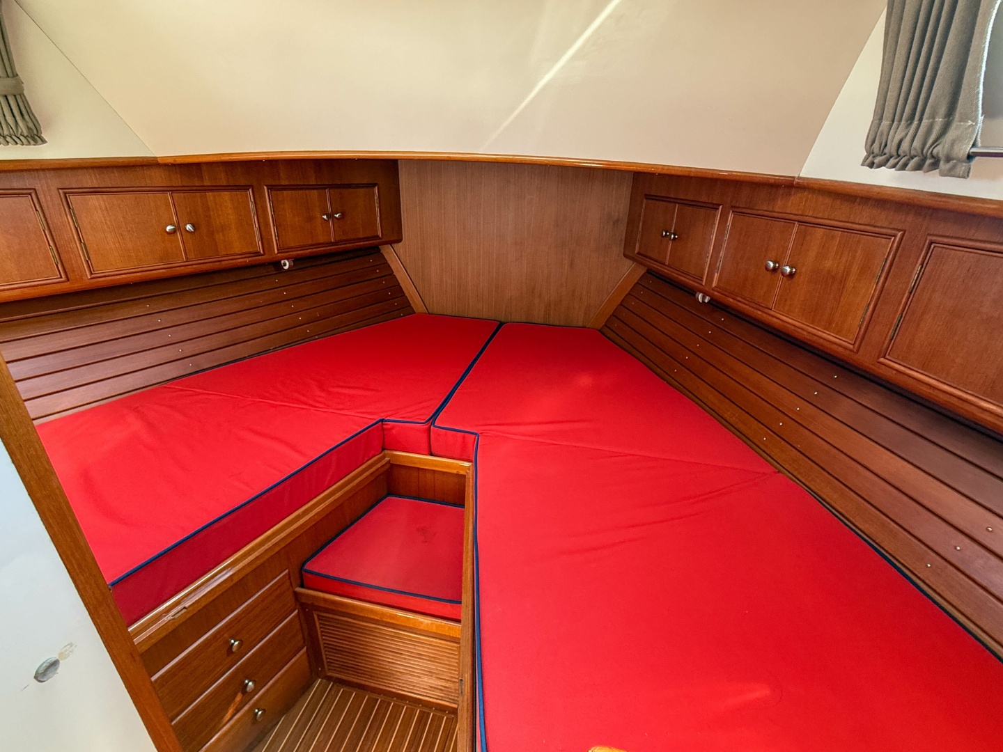 2003 Grand Banks 38 Eastbay HX