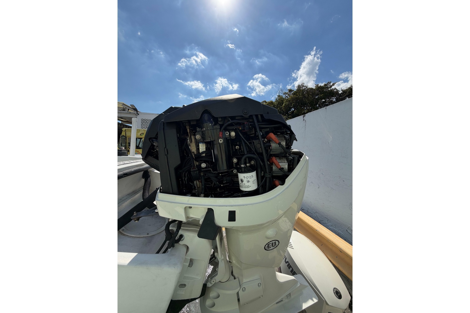 1997 Dusky 256 Center Console