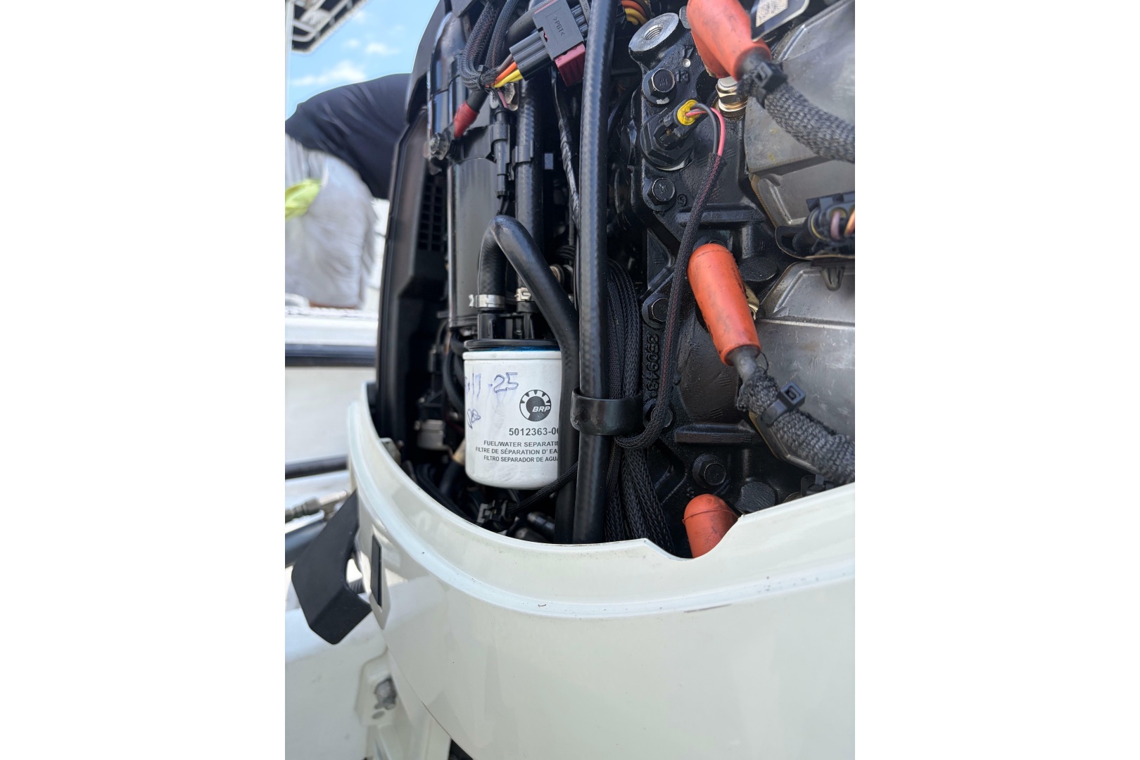 1997 Dusky 256 Center Console