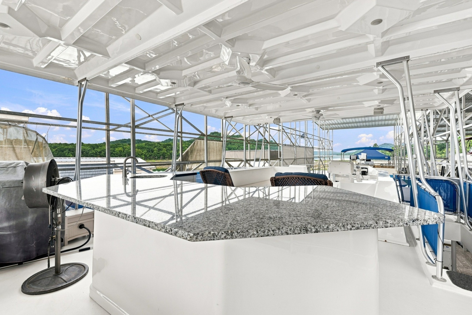 OFF DUTY 77ft Sumerset Yacht For Sale