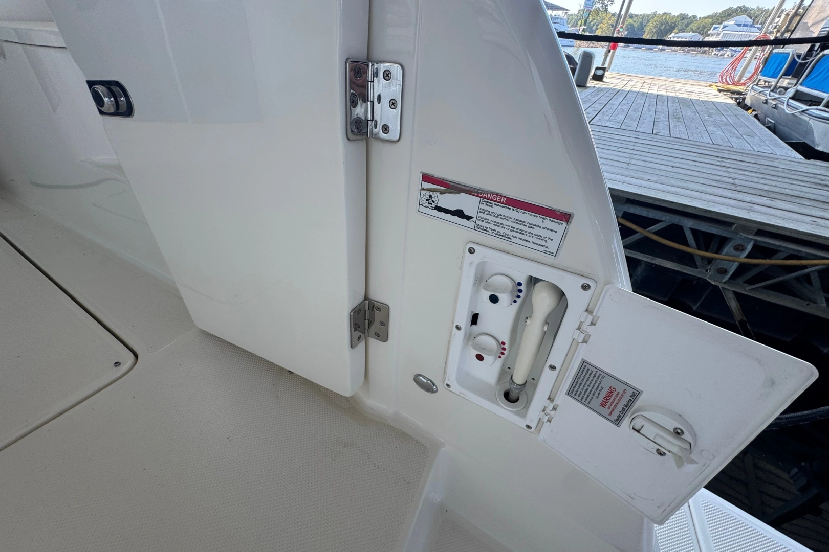 Meridian 411 Sedan Yacht For Sale