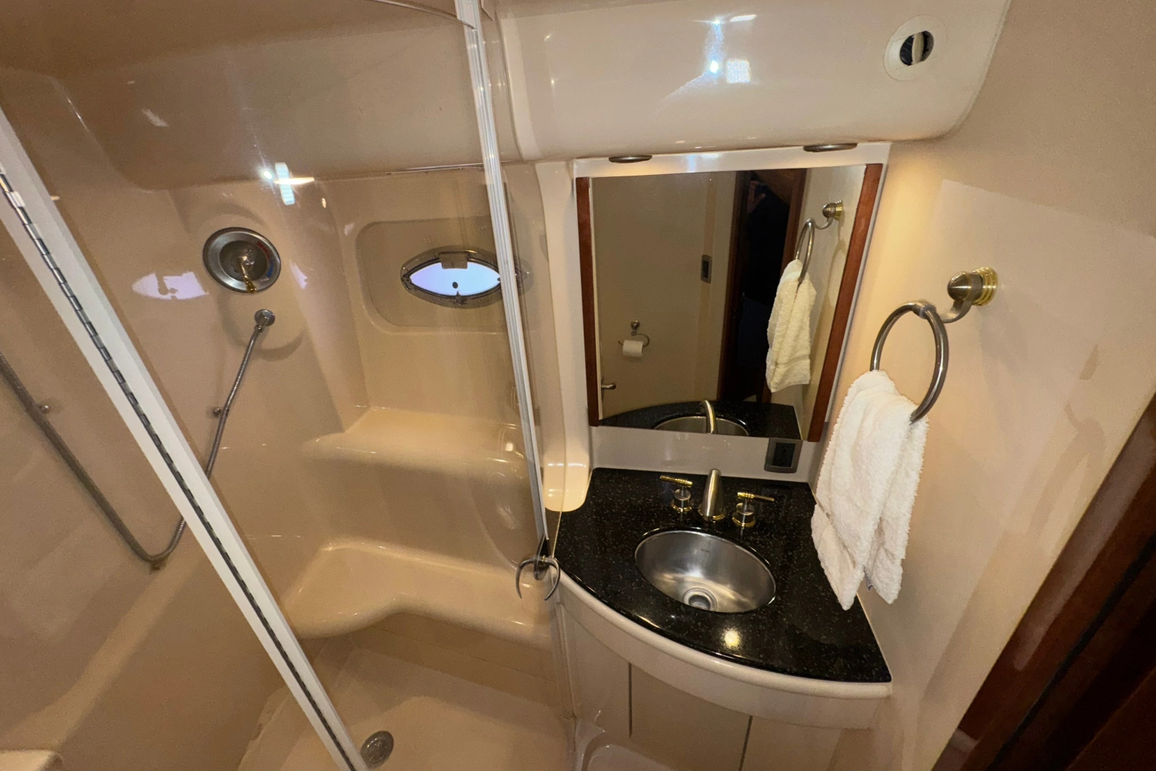 Meridian 411 Sedan Yacht For Sale