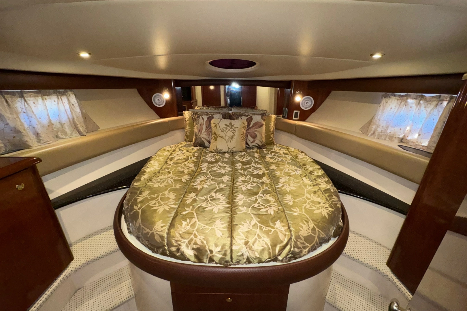 Meridian 411 Sedan Yacht For Sale