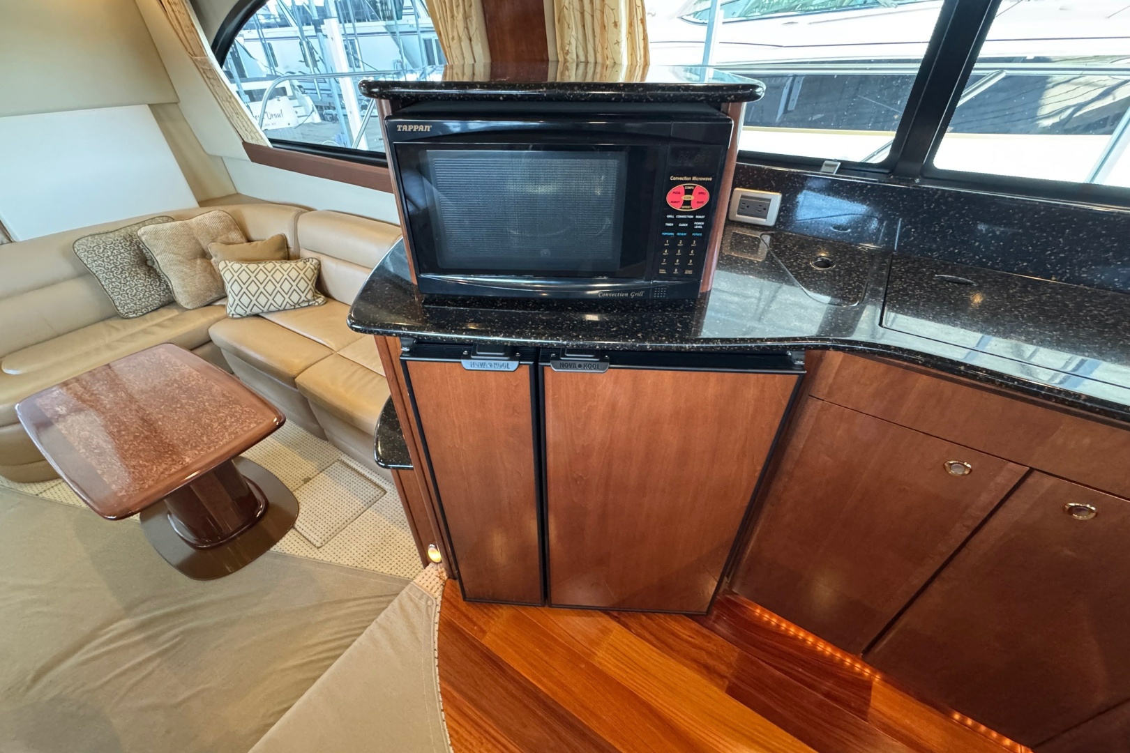 2008 Meridian 411 Sedan