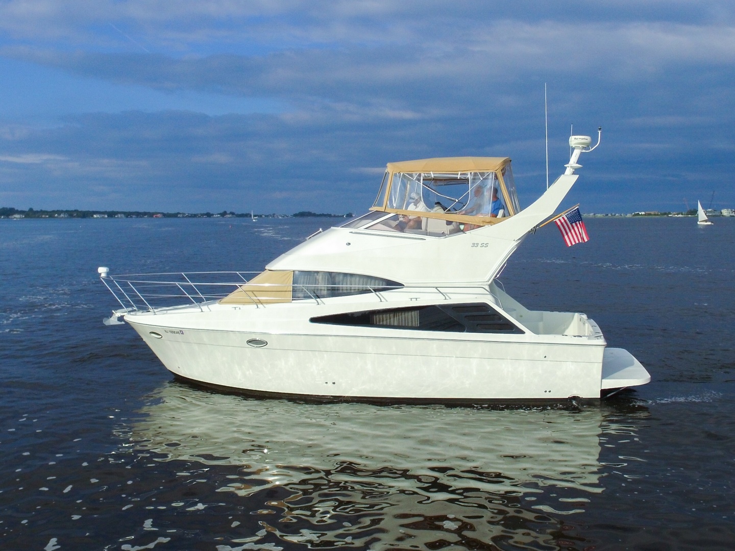 2006 Carver 33 Super Sport — photograph 2