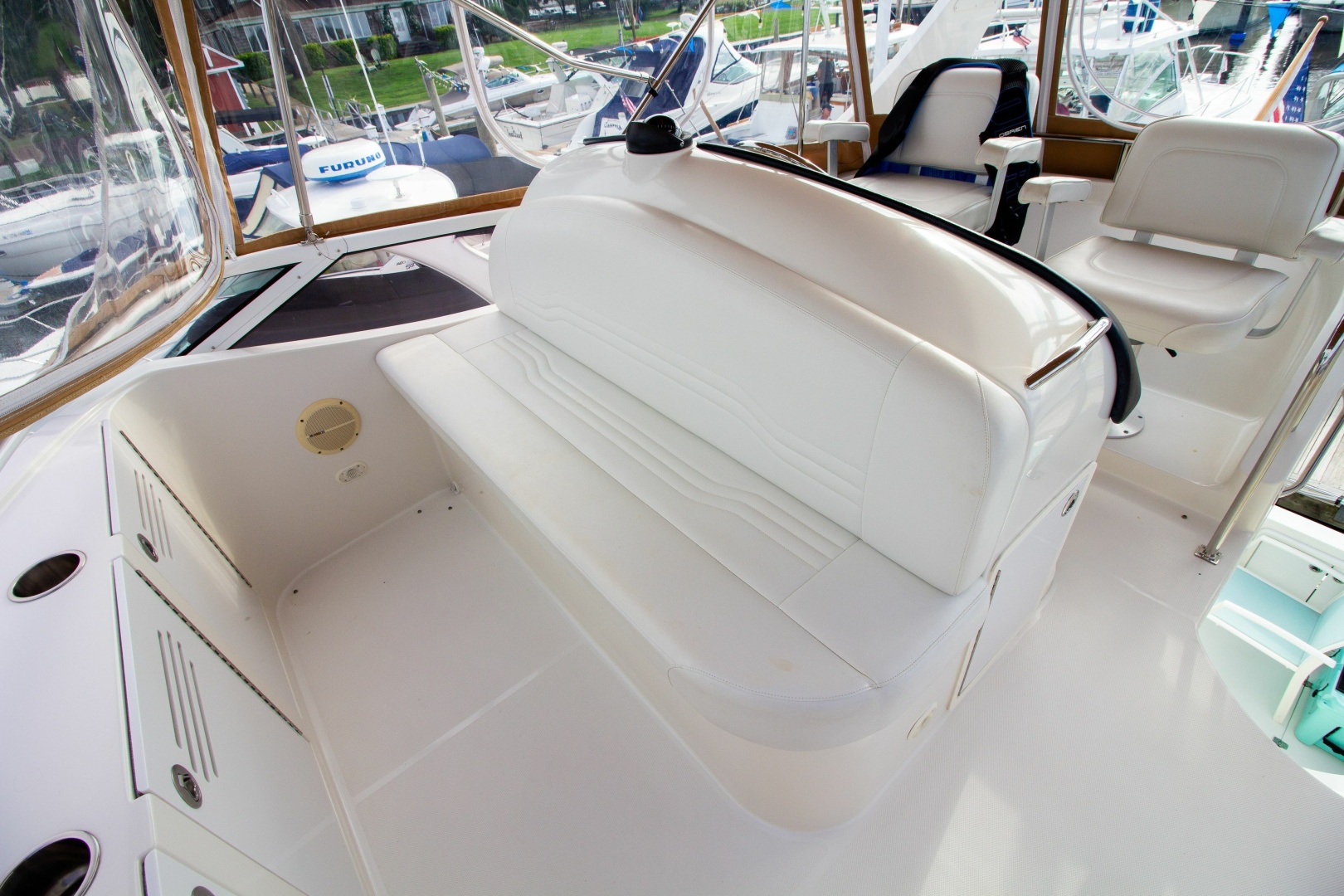 2006 Carver 33 Super Sport