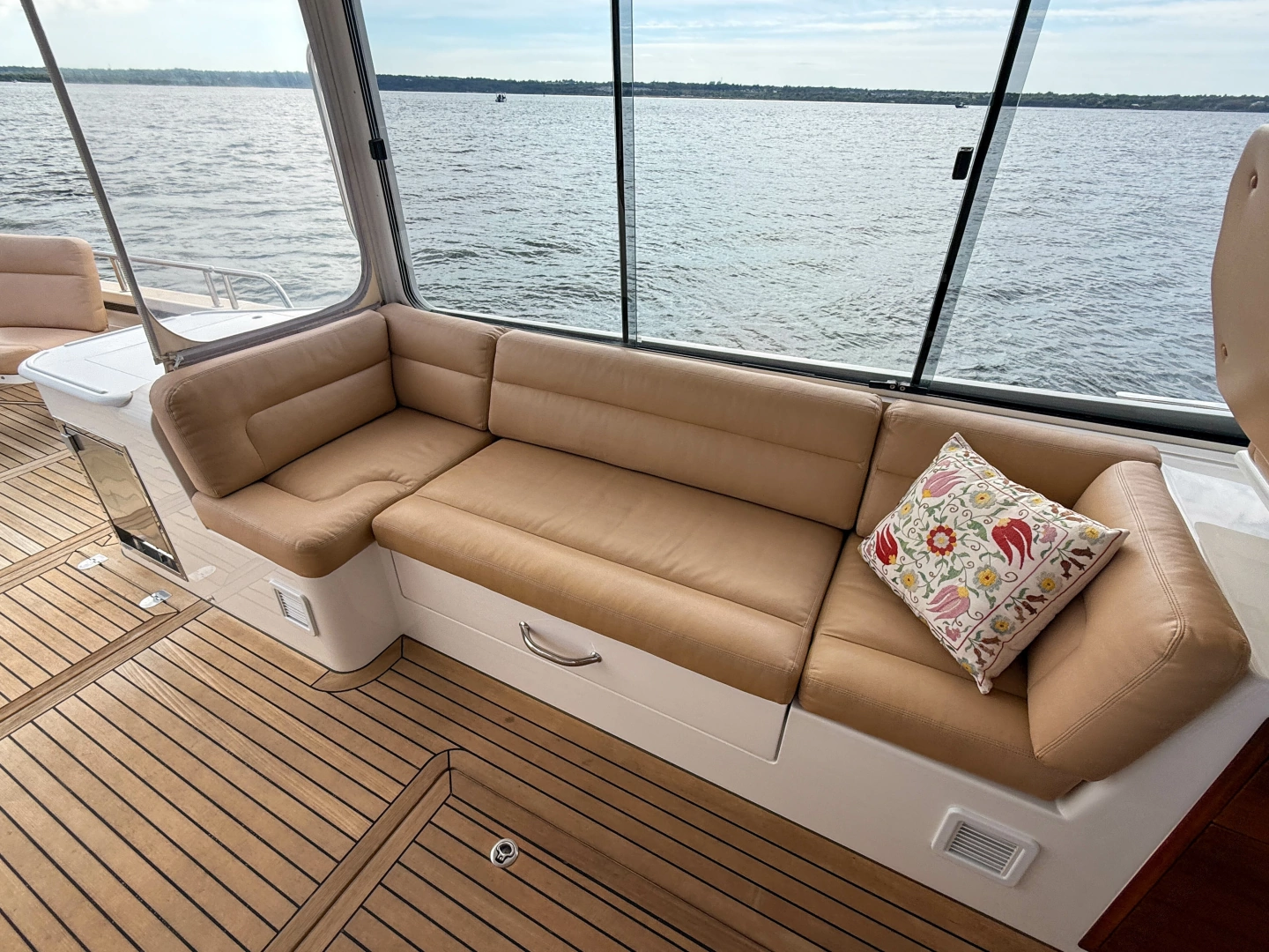 MJM 50z Yacht For Sale