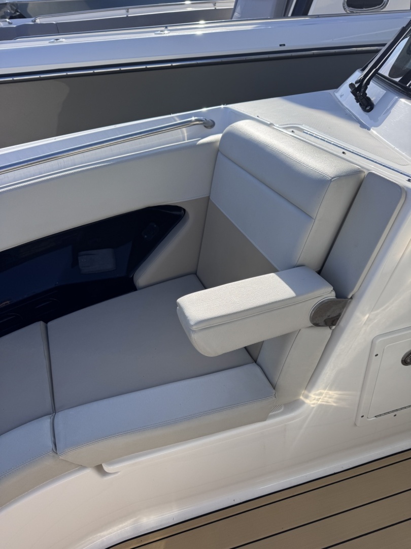 Divine Mer Sea 28ft Boston Whaler Yacht For Sale Divine Mer Sea 28ft Boston Whaler Yacht For Sale
