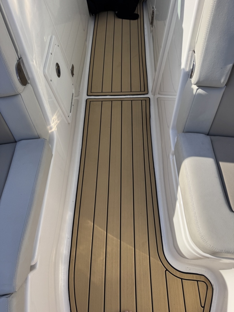 2022 Boston Whaler 280 Vantage DC
