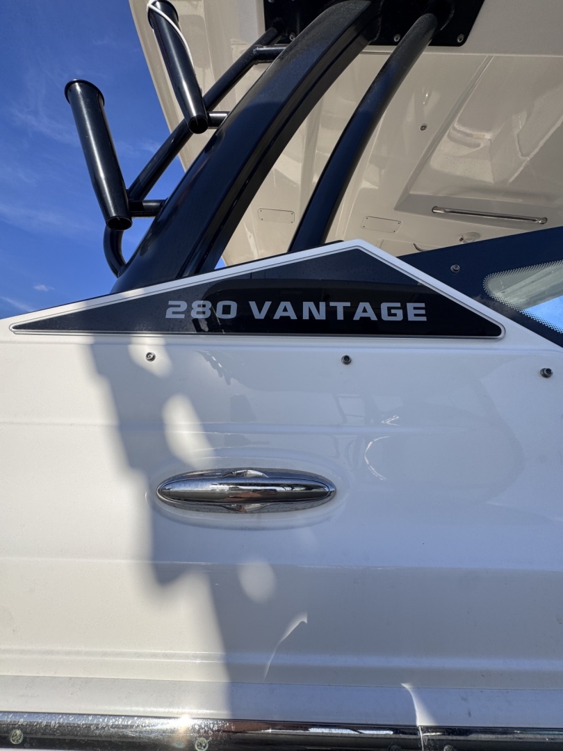 2022 Boston Whaler 280 Vantage DC