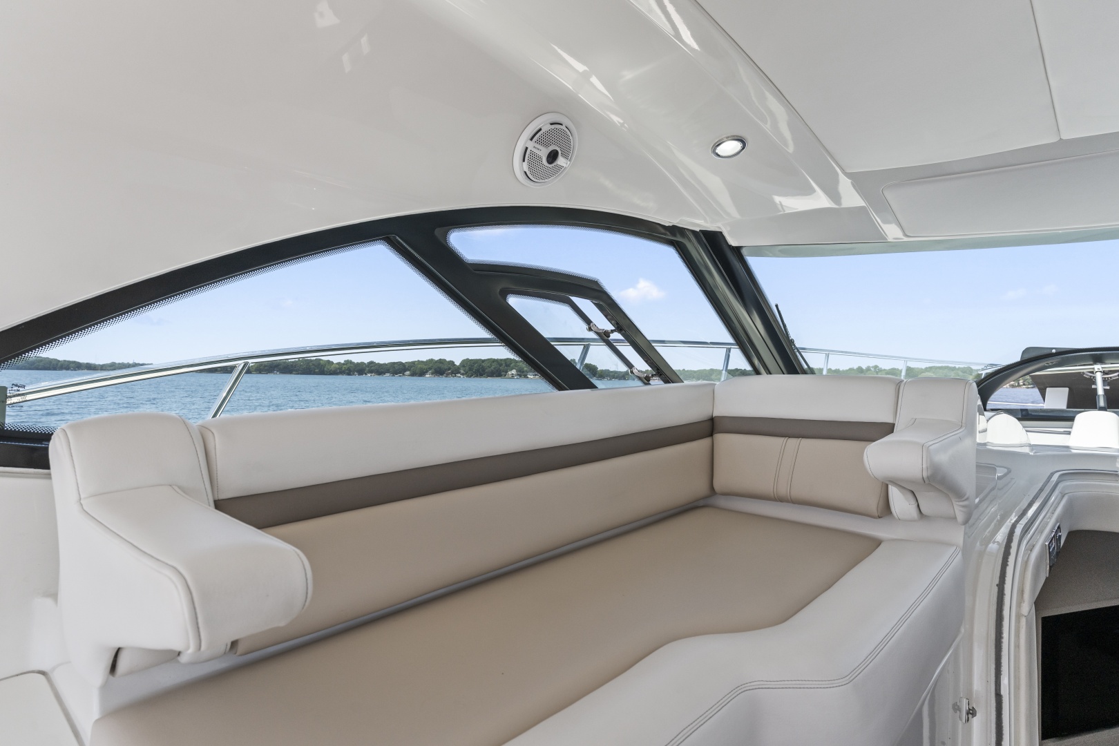 2013 Sea Ray 410 Sundancer