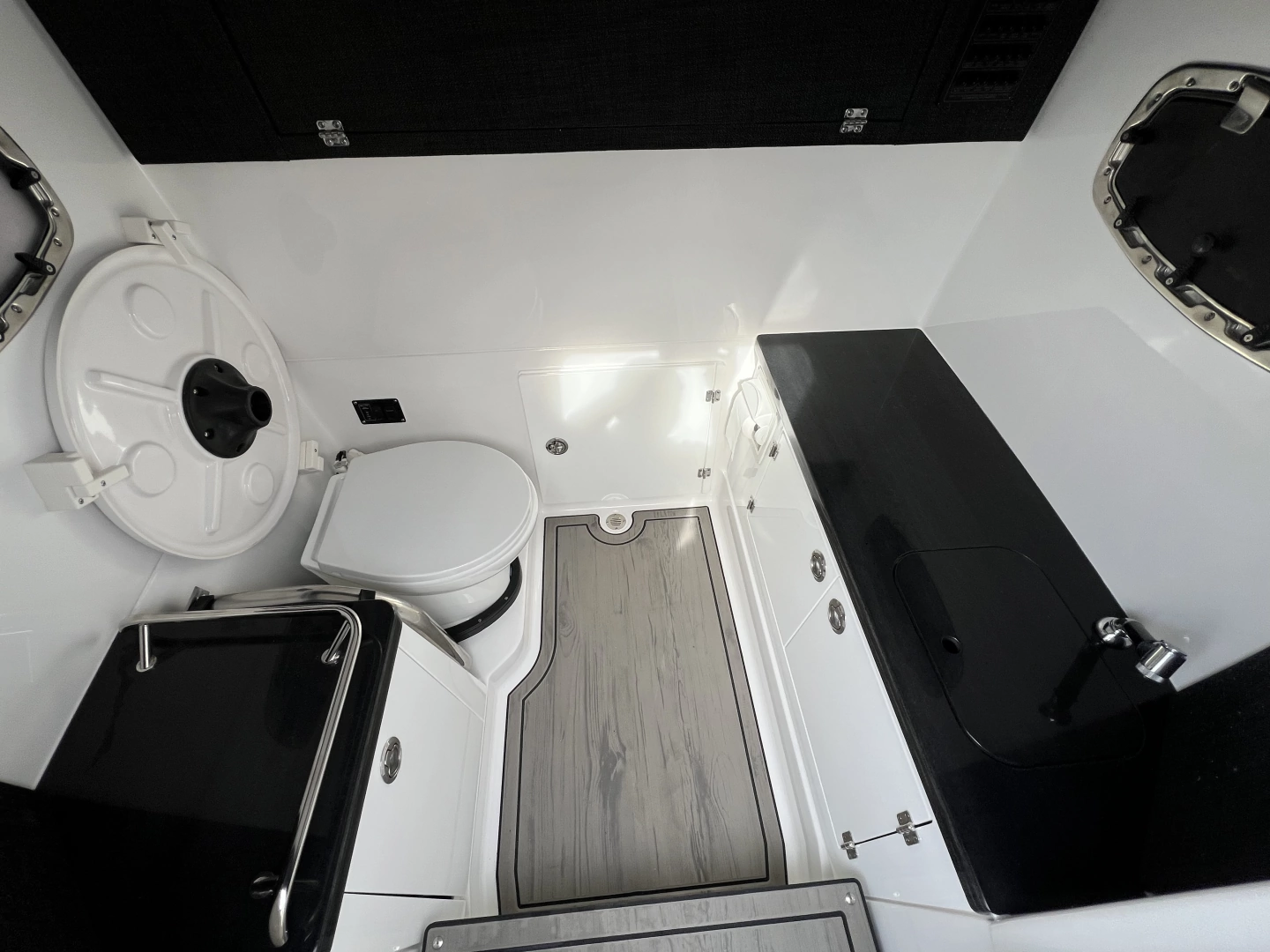 Monterey 30 Elite OB Yacht For Sale