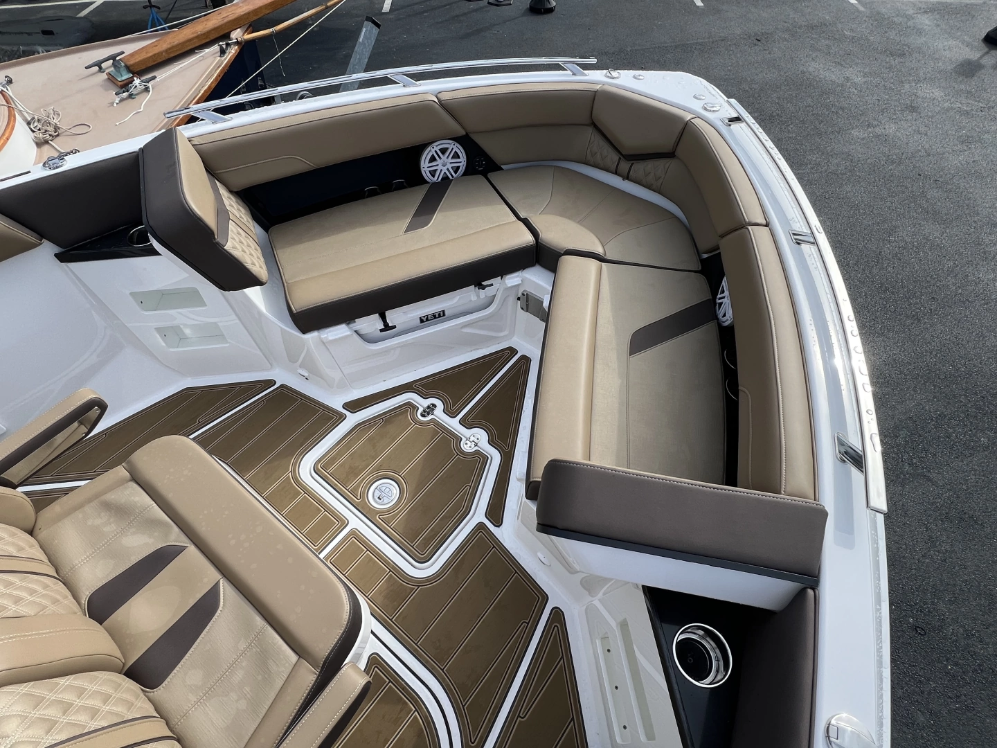 Monterey 30 Elite OB Yacht For Sale