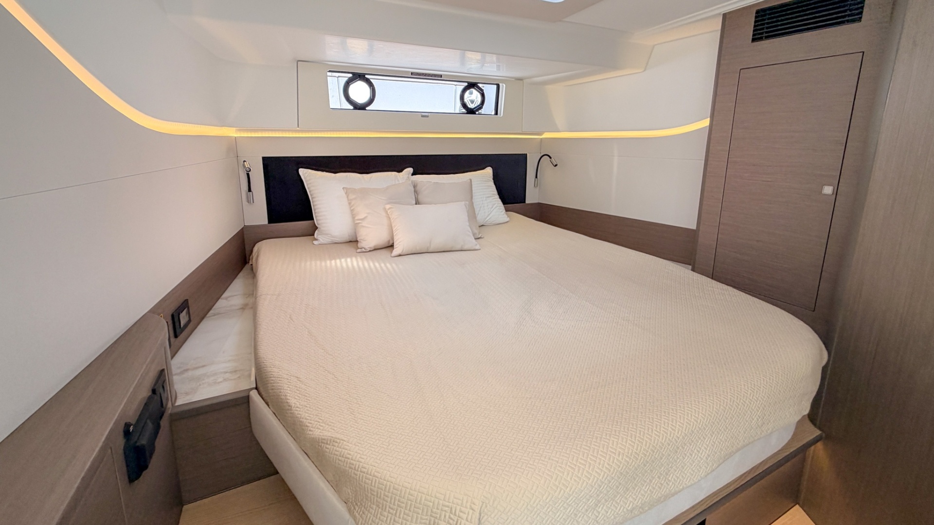 In Stock 40ft Beneteau Yacht For Sale In Stock 40ft Beneteau Yacht For Sale