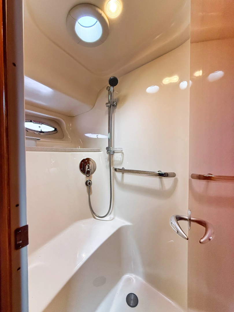 Sea Ray 550 Sundancer Yacht For Sale
