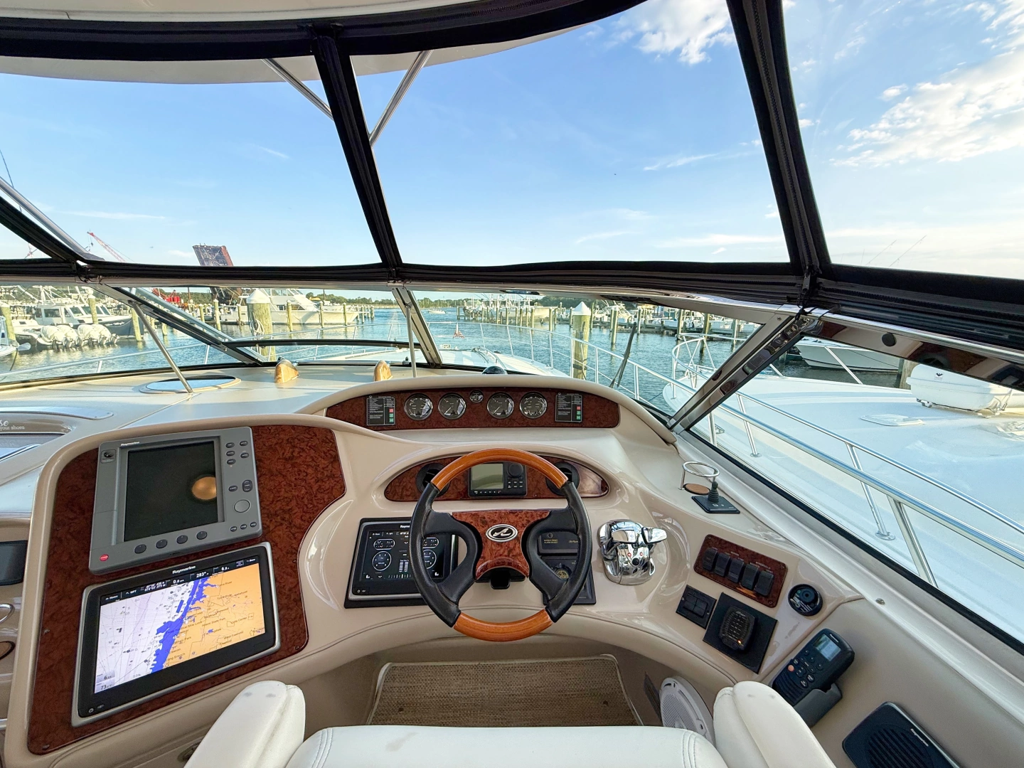 Sea Ray 550 Sundancer Yacht For Sale