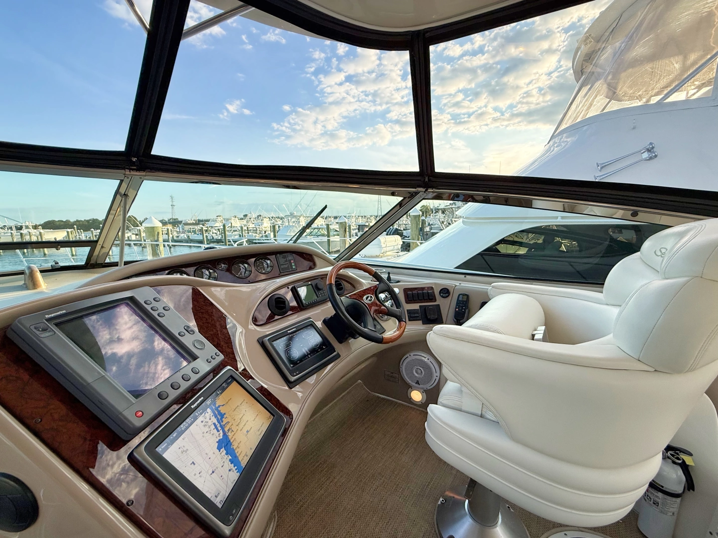 Sea Ray 550 Sundancer Yacht For Sale