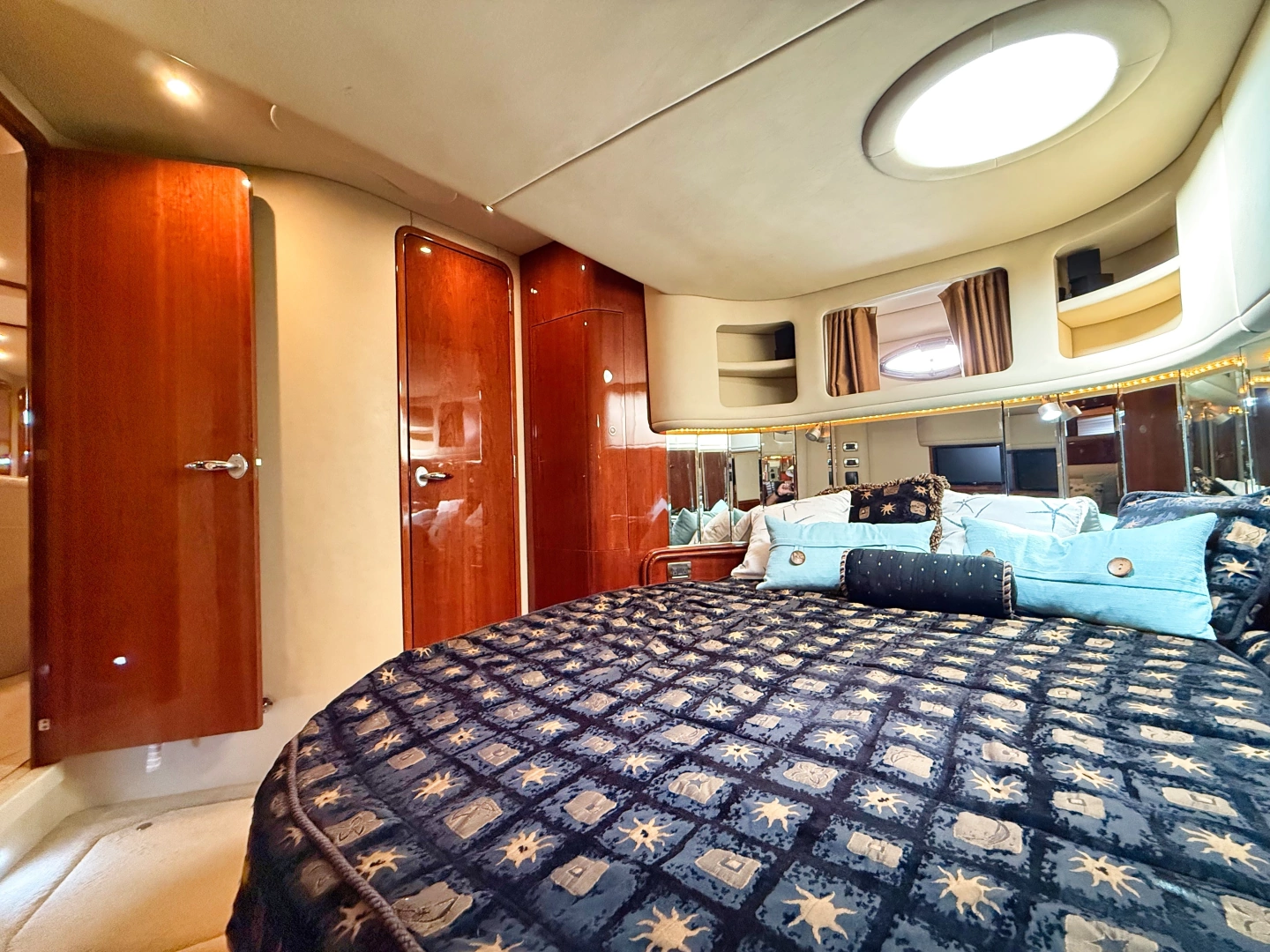 Sea Ray 550 Sundancer Yacht For Sale