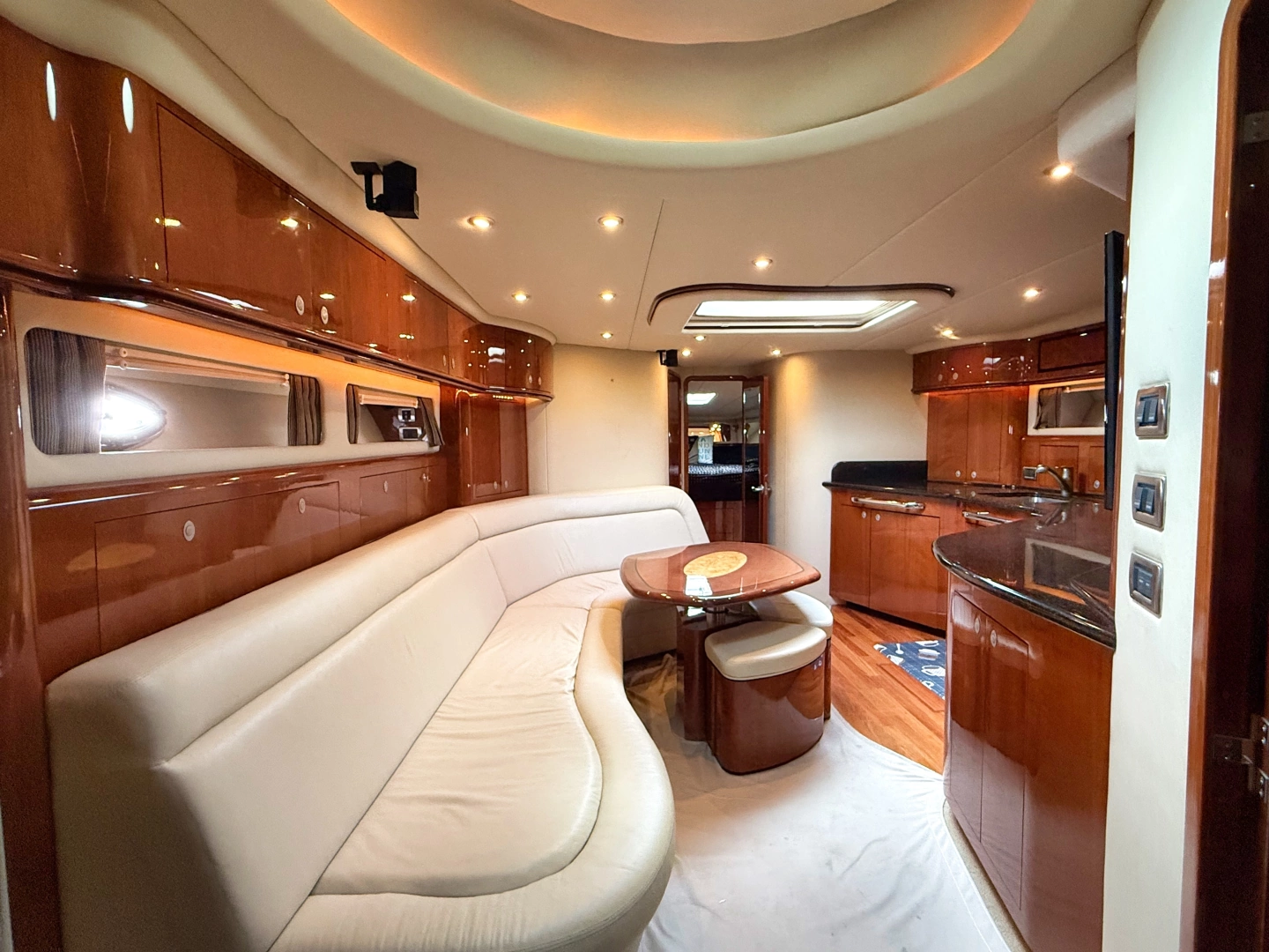 Sea Ray 550 Sundancer Yacht For Sale