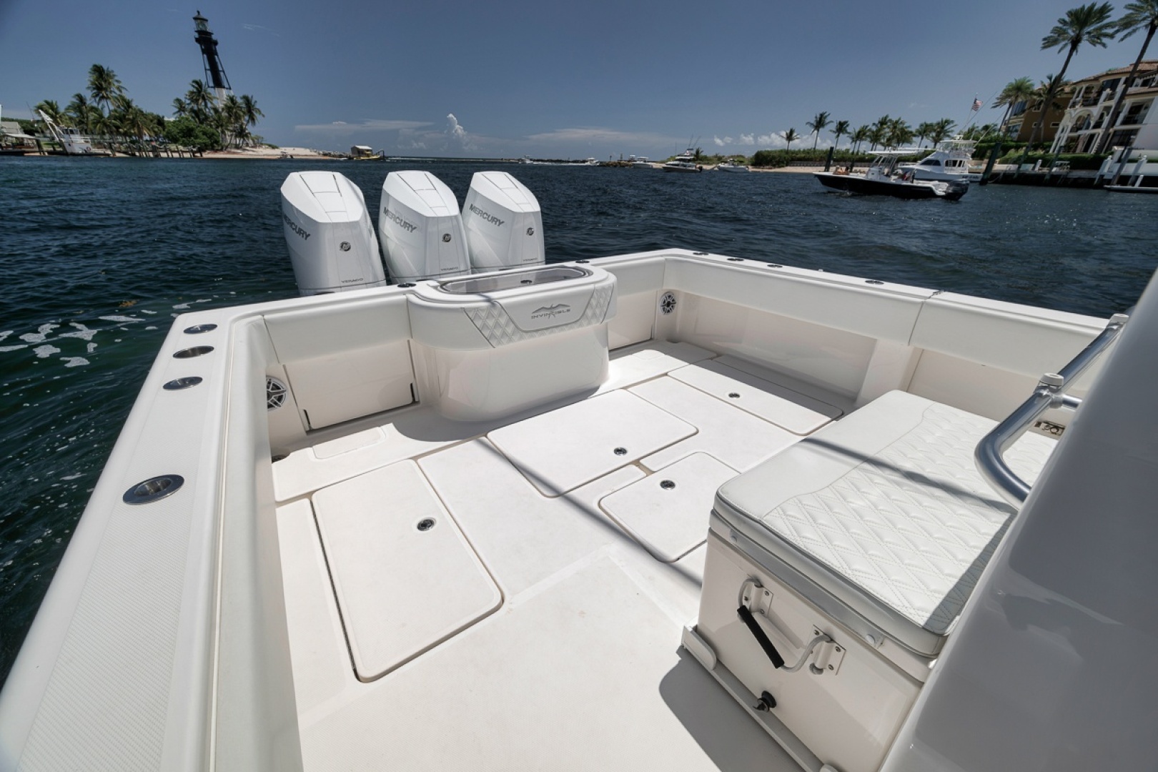 LOQUITO 39ft Invincible Yacht For Sale