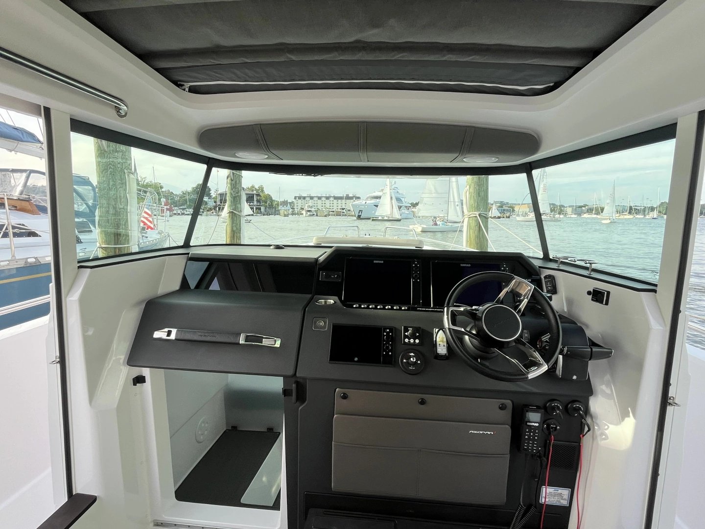 Axopar 37 XC Cross Cabin Yacht For Sale