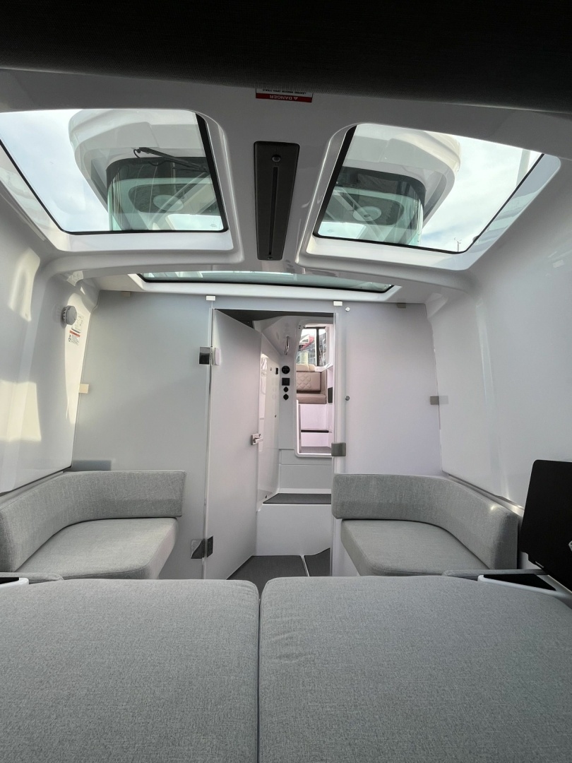 2023 Axopar 37 XC Cross Cabin