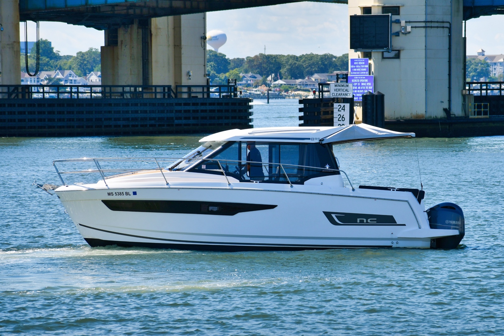 2019 Jeanneau NC 895