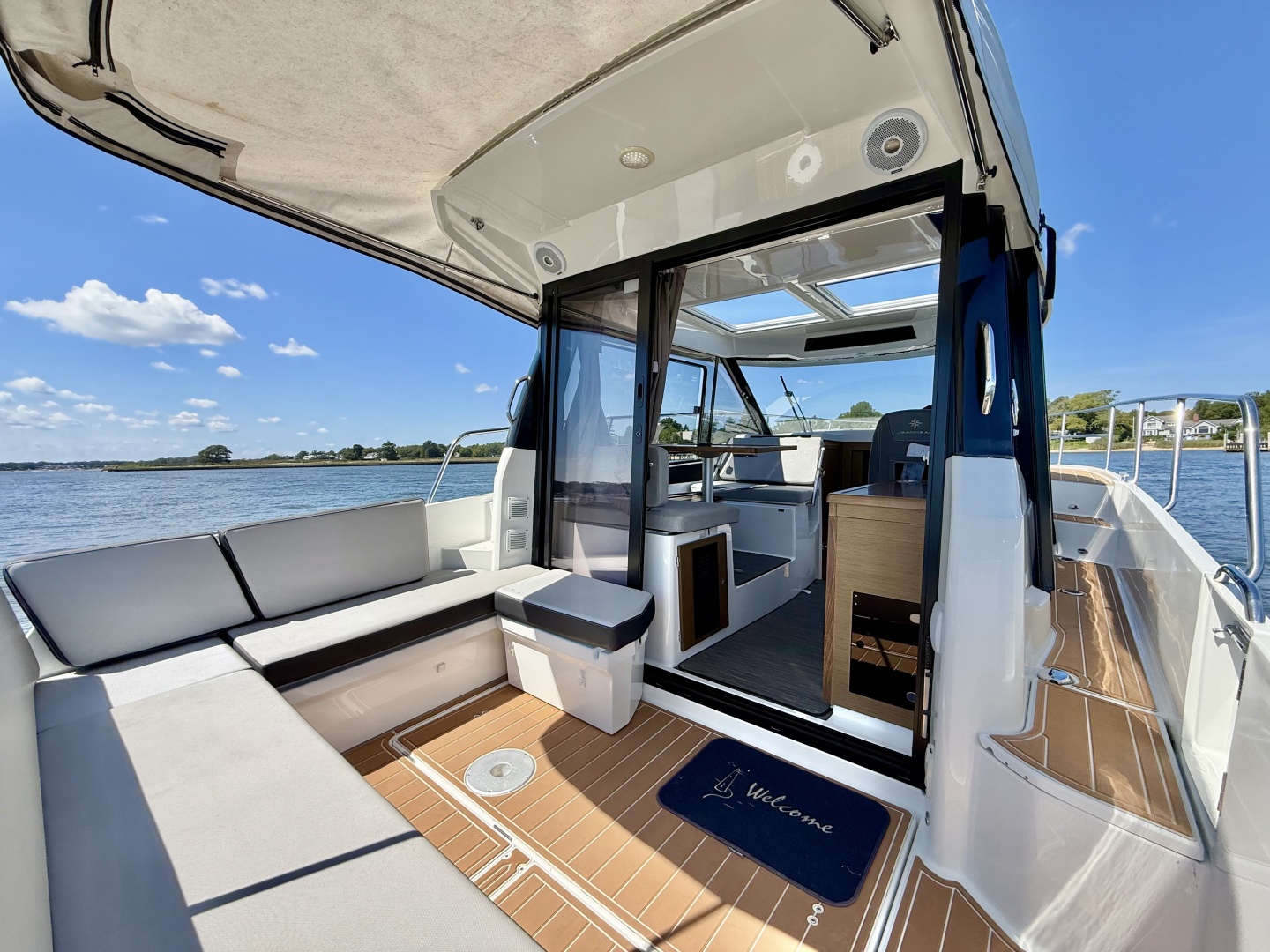 2019 Jeanneau NC 895