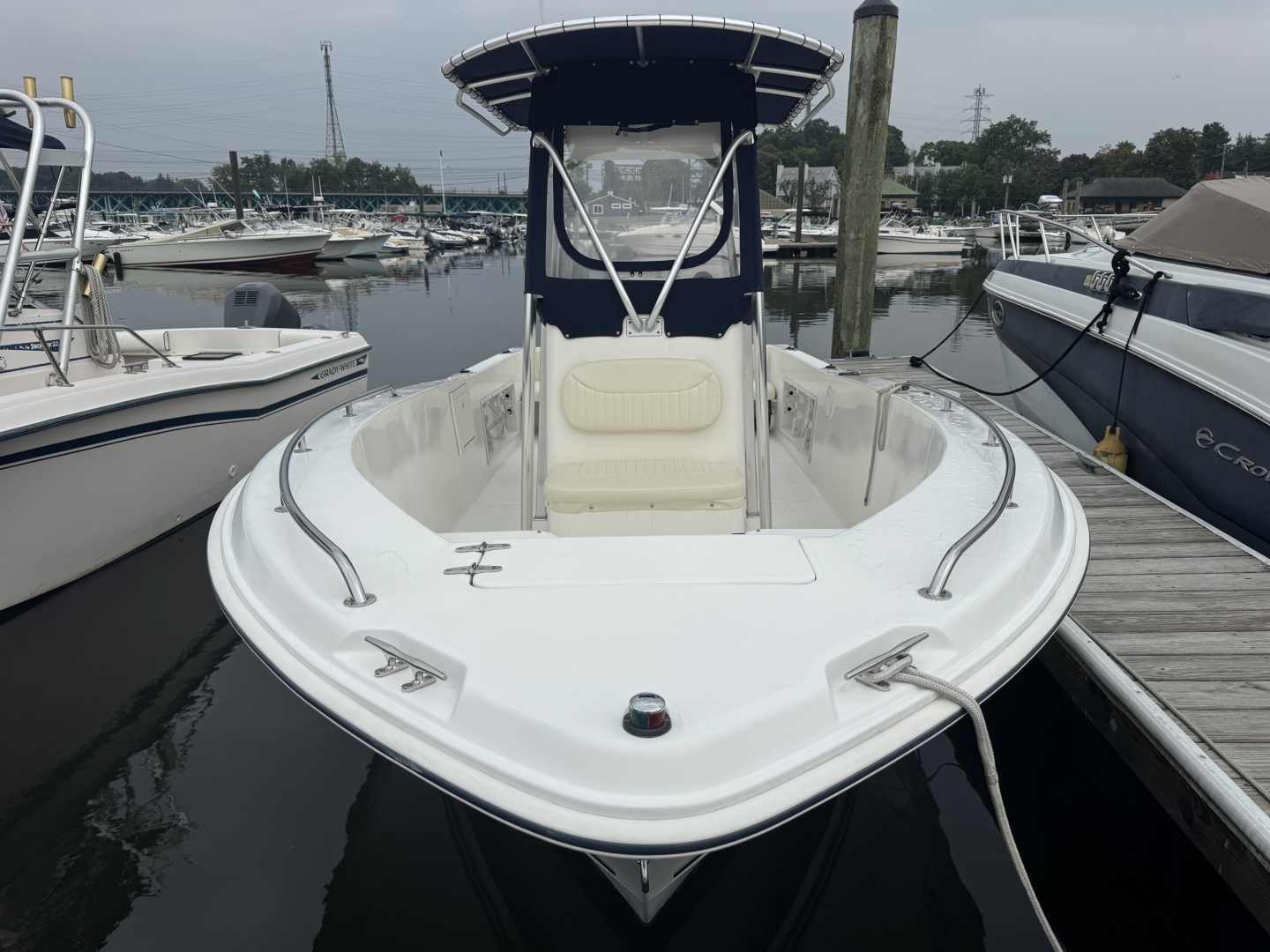 2007 Sea Hunt Triton 220